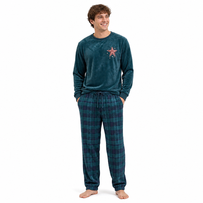 Ensemble de maison deux pièces avec haut vert à manches longues et pantalon vert à carreaux